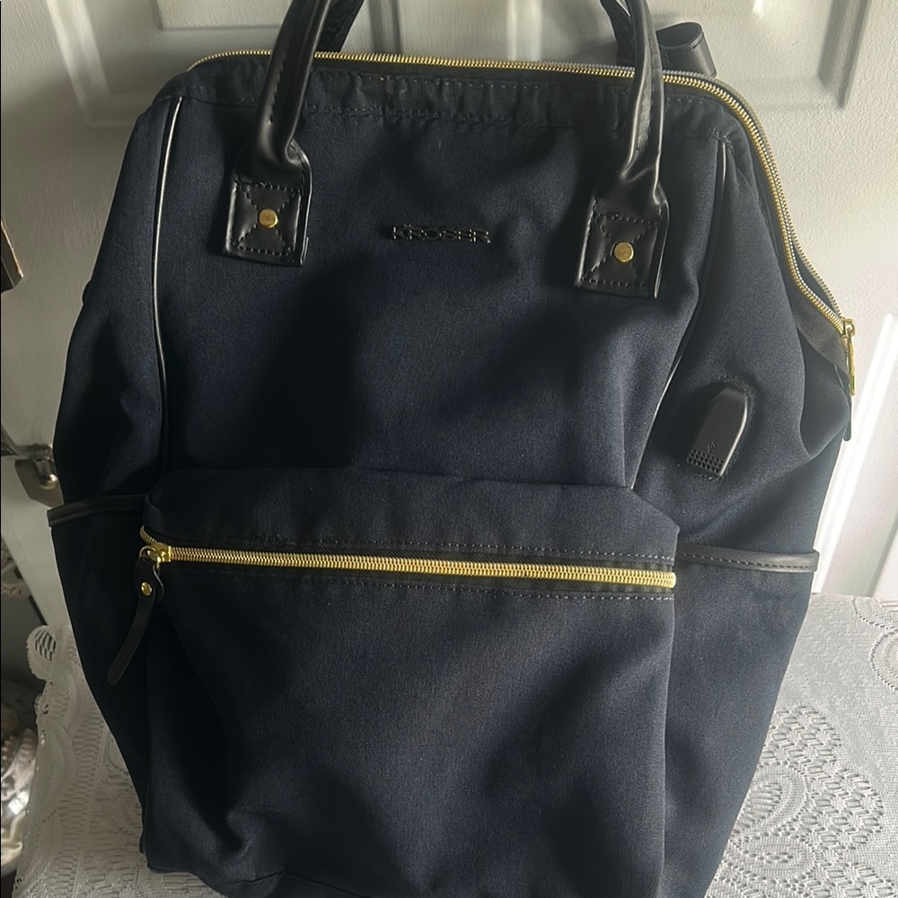 Stylish Black Backpack - Picture 6 of 7